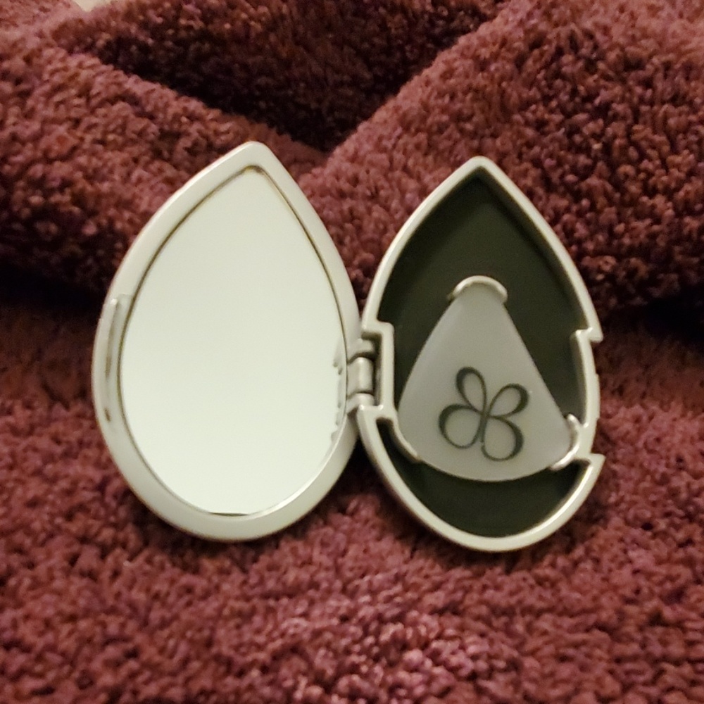 Beauty Blender liner. designer pro